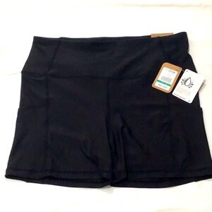 NWT Reebok fitted training shorts